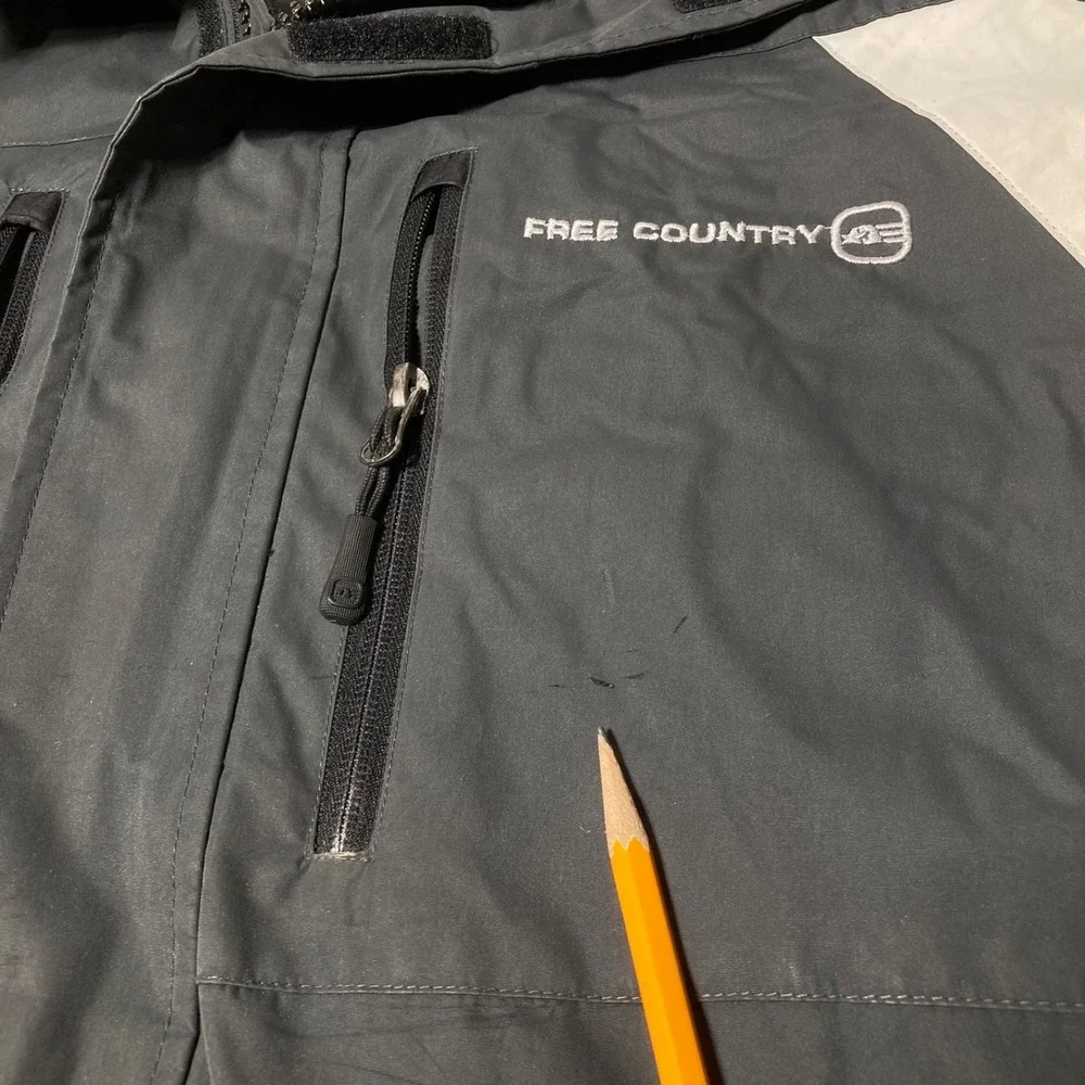 Free Country black machine travel